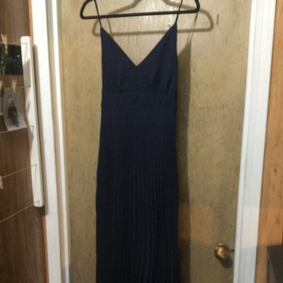 NWT Charmed Hearts pleated dark blue maxi dress zip back with waist tie size L - Picture 1 of 7